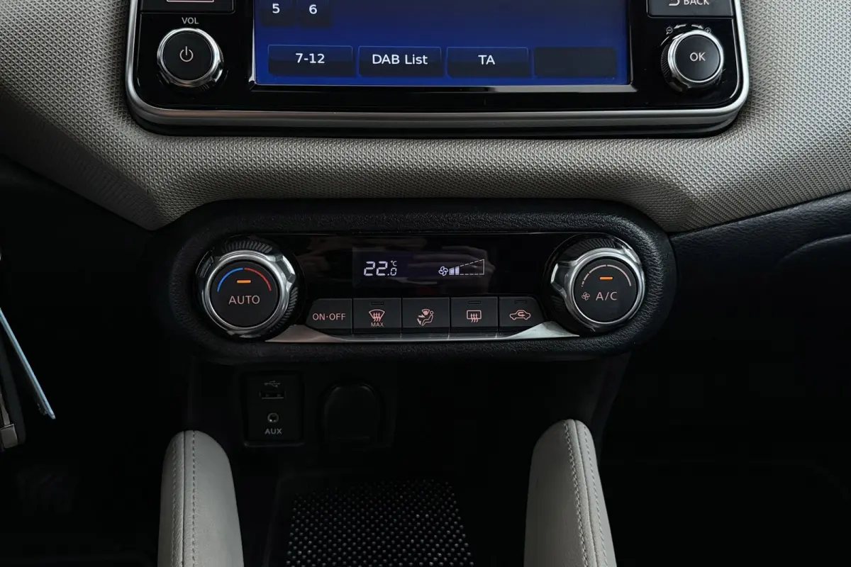 0.9 IG-T Business Edition | Org NL | Camera | Climate Control | Cruise Control |