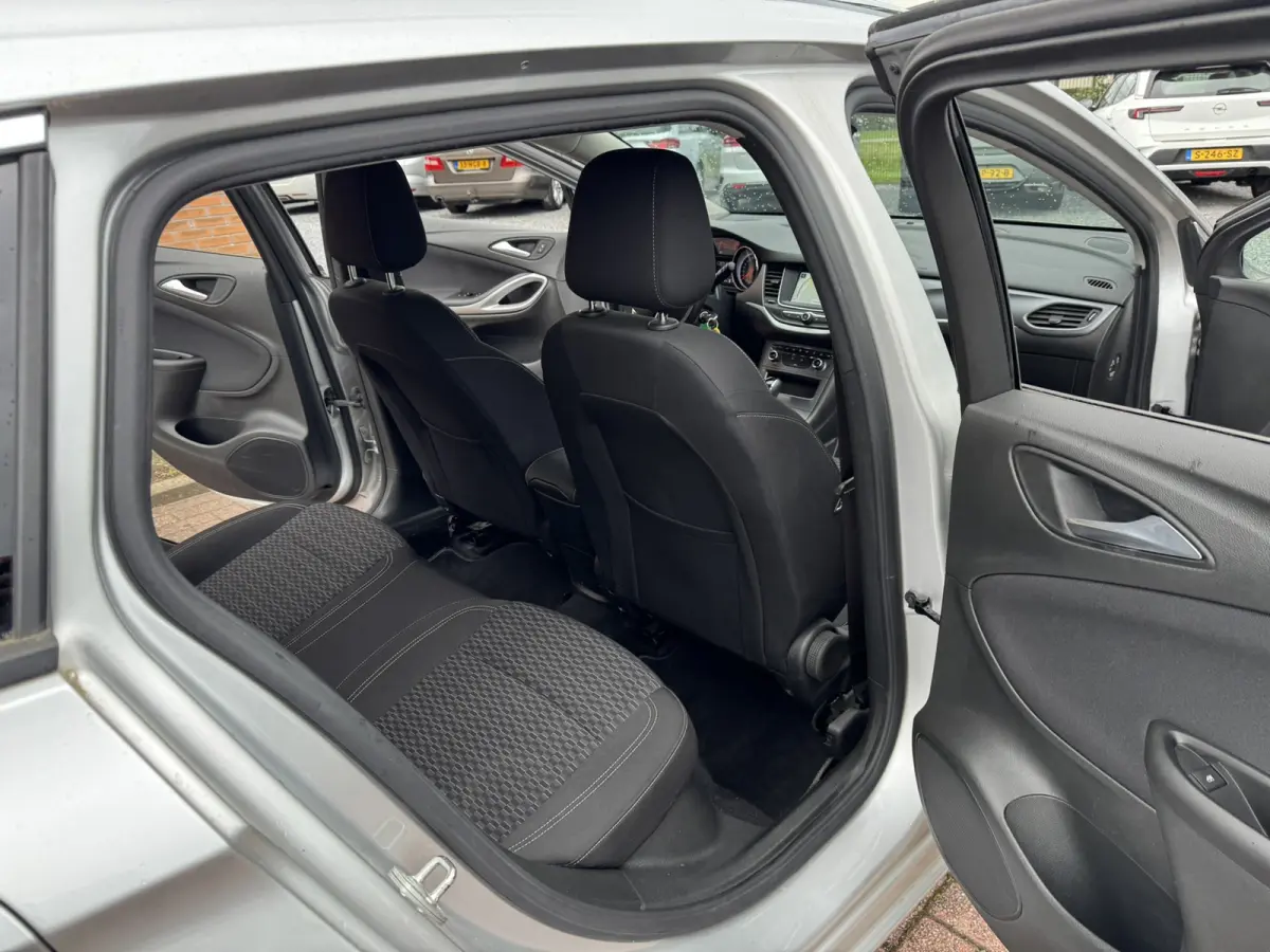 1.6 CDTI Business Executive, Euro 6, Automaat, Apple Carplay, PDC V+A, Sport stoelen,
