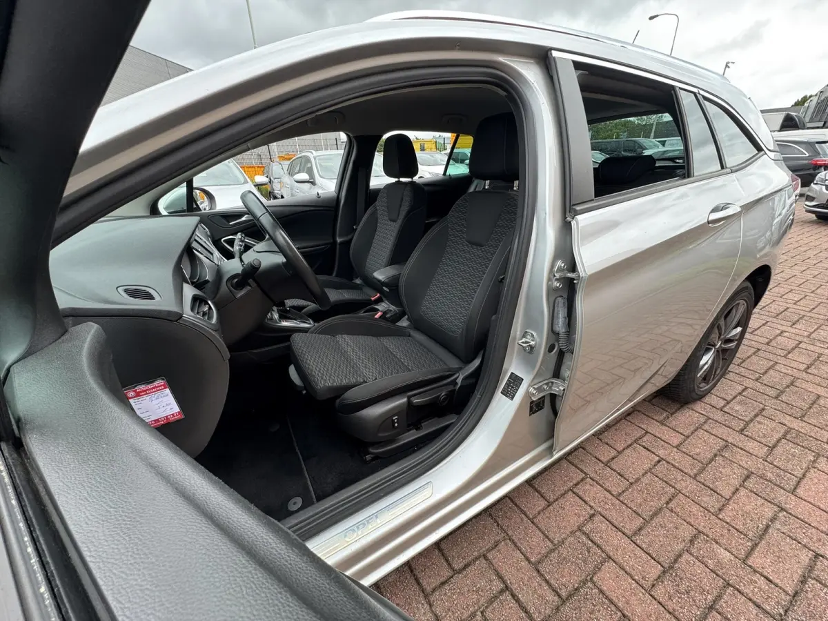 1.6 CDTI Business Executive, Euro 6, Automaat, Apple Carplay, PDC V+A, Sport stoelen,