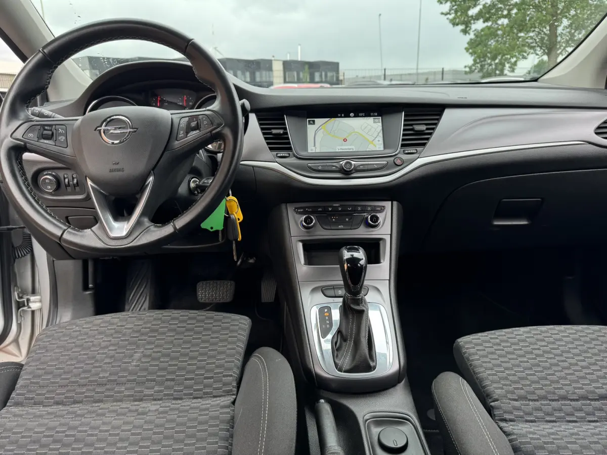1.6 CDTI Business Executive, Euro 6, Automaat, Apple Carplay, PDC V+A, Sport stoelen,
