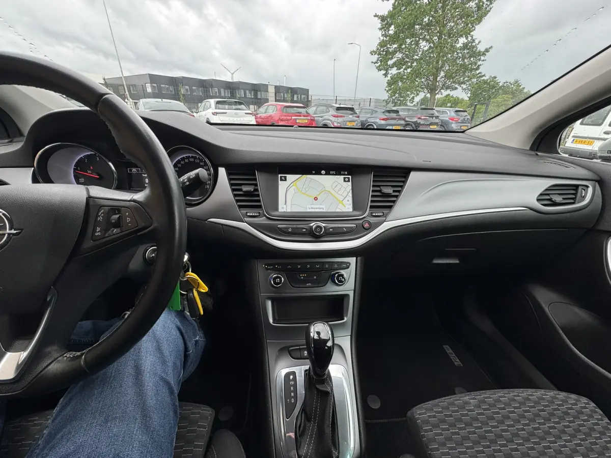 1.6 CDTI Business Executive, Euro 6, Automaat, Apple Carplay, PDC V+A, Sport stoelen,