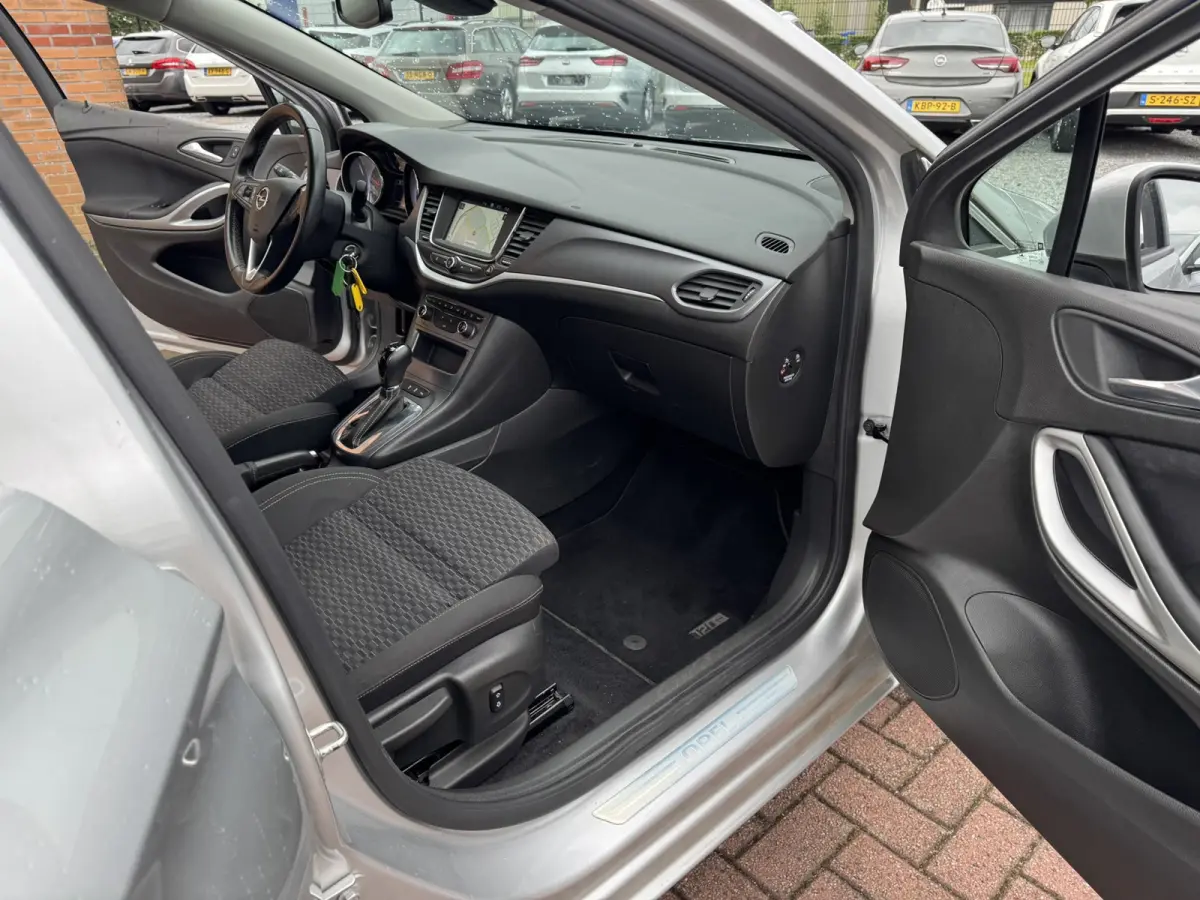 1.6 CDTI Business Executive, Euro 6, Automaat, Apple Carplay, PDC V+A, Sport stoelen,