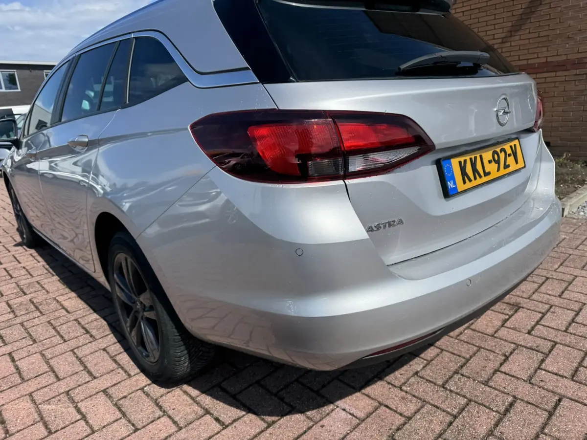 1.6 CDTI Business Executive, Euro 6, Automaat, Apple Carplay, PDC V+A, Sport stoelen,