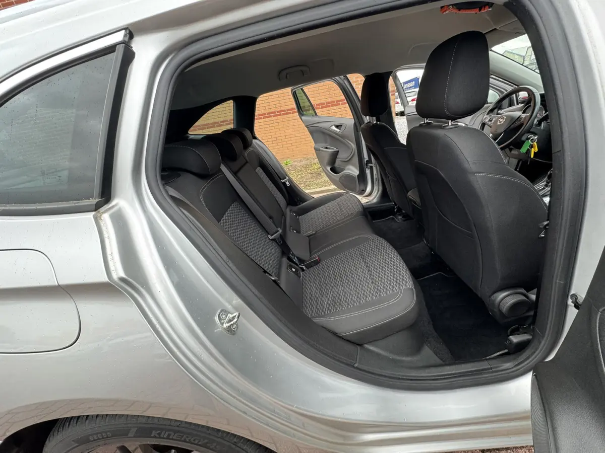 1.6 CDTI Business Executive, Euro 6, Automaat, Apple Carplay, PDC V+A, Sport stoelen,