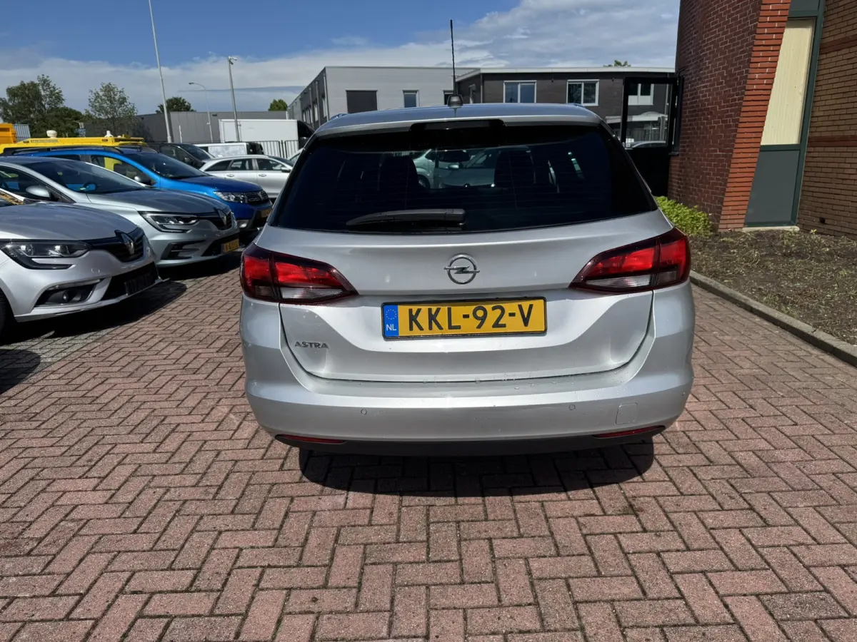 1.6 CDTI Business Executive, Euro 6, Automaat, Apple Carplay, PDC V+A, Sport stoelen,