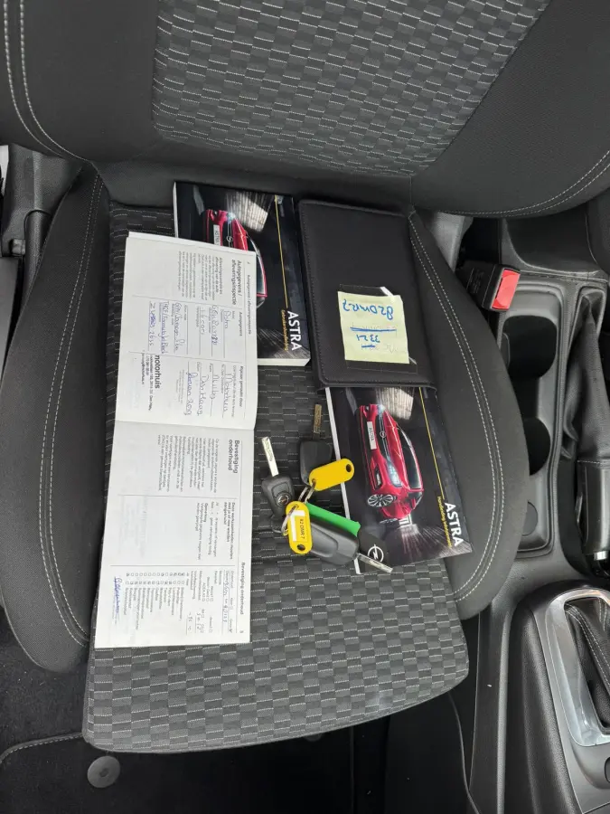 1.6 CDTI Business Executive, Euro 6, Automaat, Apple Carplay, PDC V+A, Sport stoelen,