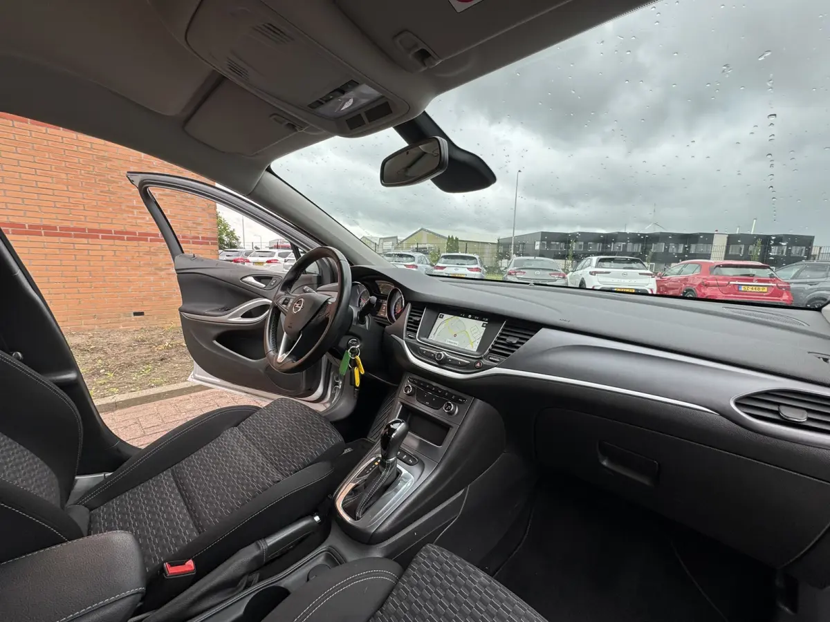1.6 CDTI Business Executive, Euro 6, Automaat, Apple Carplay, PDC V+A, Sport stoelen,