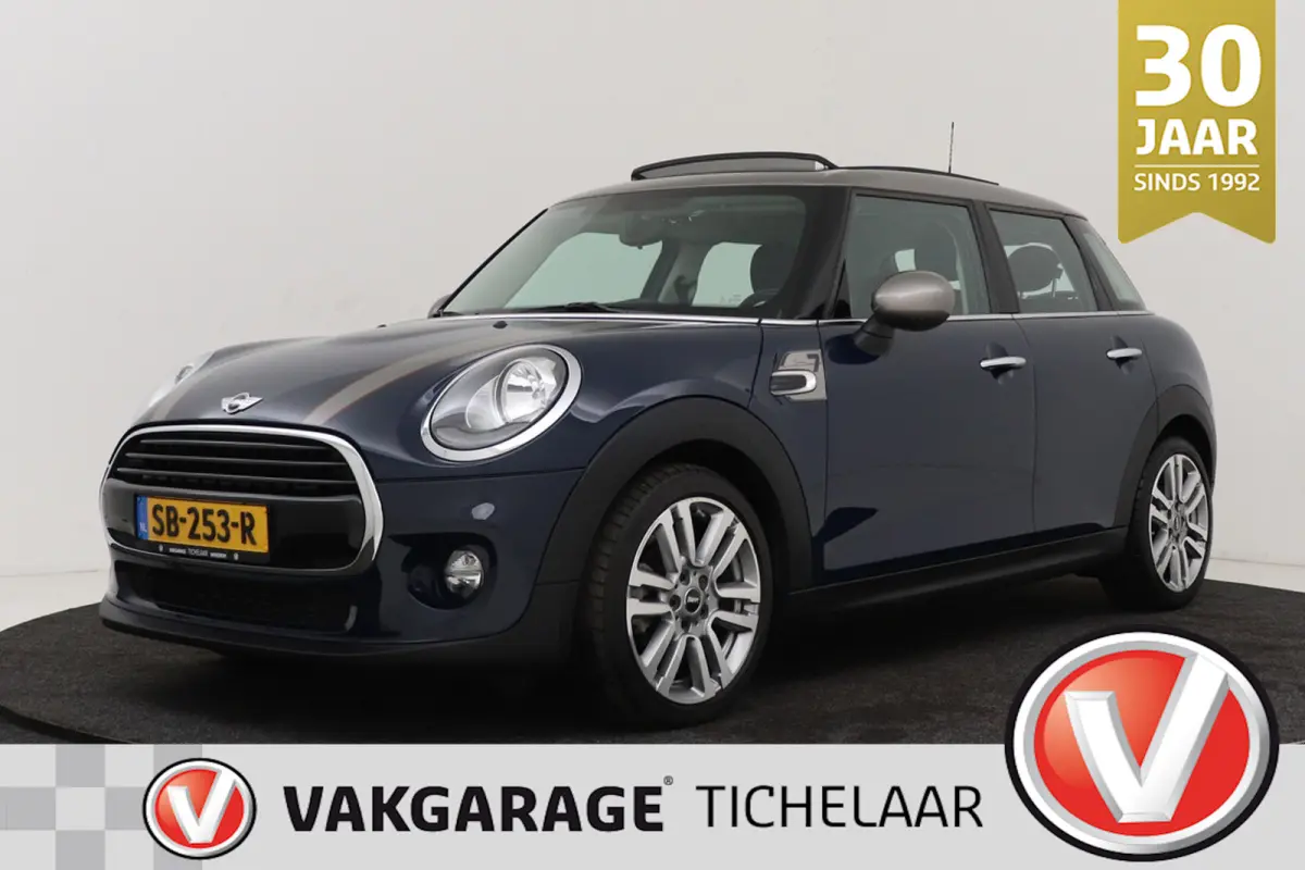 1.5 Cooper Business | Org NL | Panoramadak | Dealer Ond. | Sportstoelen | Navigatie | Camera |
