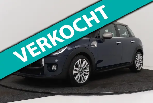 1.5 Cooper Business | Org NL | Panoramadak | Dealer Ond. | Sportstoelen | Navigatie | Camera |