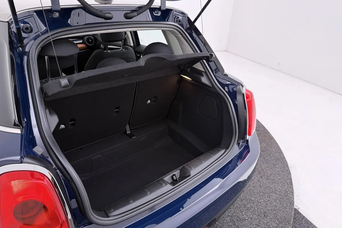 1.5 Cooper Business | Org NL | Panoramadak | Dealer Ond. | Sportstoelen | Navigatie | Camera |