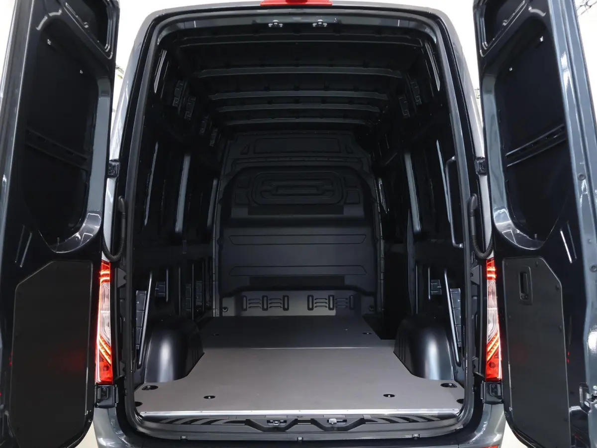 319 L2H2 RWD SELECT | LED | 3500KG Trekken | DISTRONIC | WINTERPAKKET