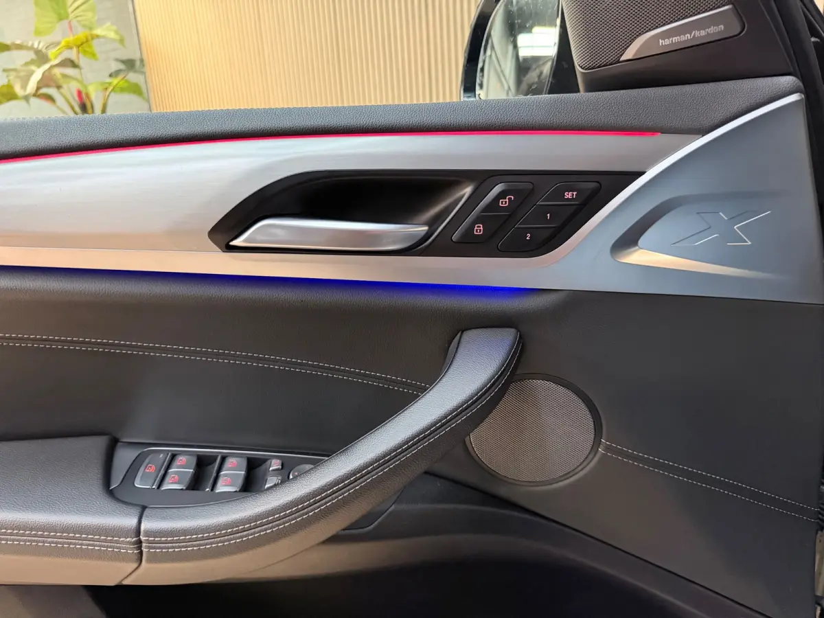 M40i xDrive High Executive 361PK |Pano|Keyless|Memory