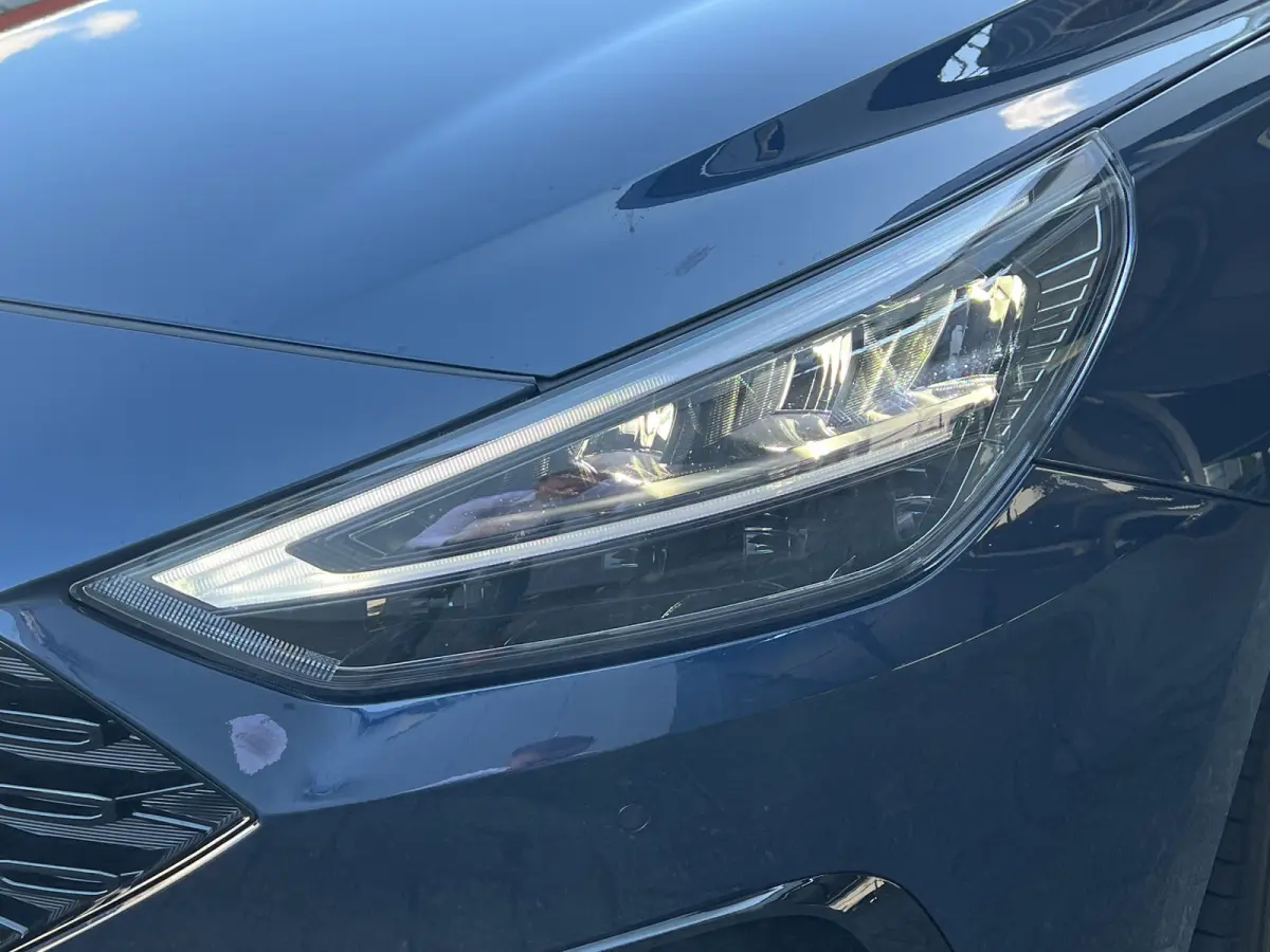 1.6 T-GDi Premium Automaat | Camera | Carplay | Climate controle | Lederen bekleding | Bestuurdersstoel met geheugen | Dodehoek detectie | Draadloos laden | Full LED | Keyless entry | Stoelv