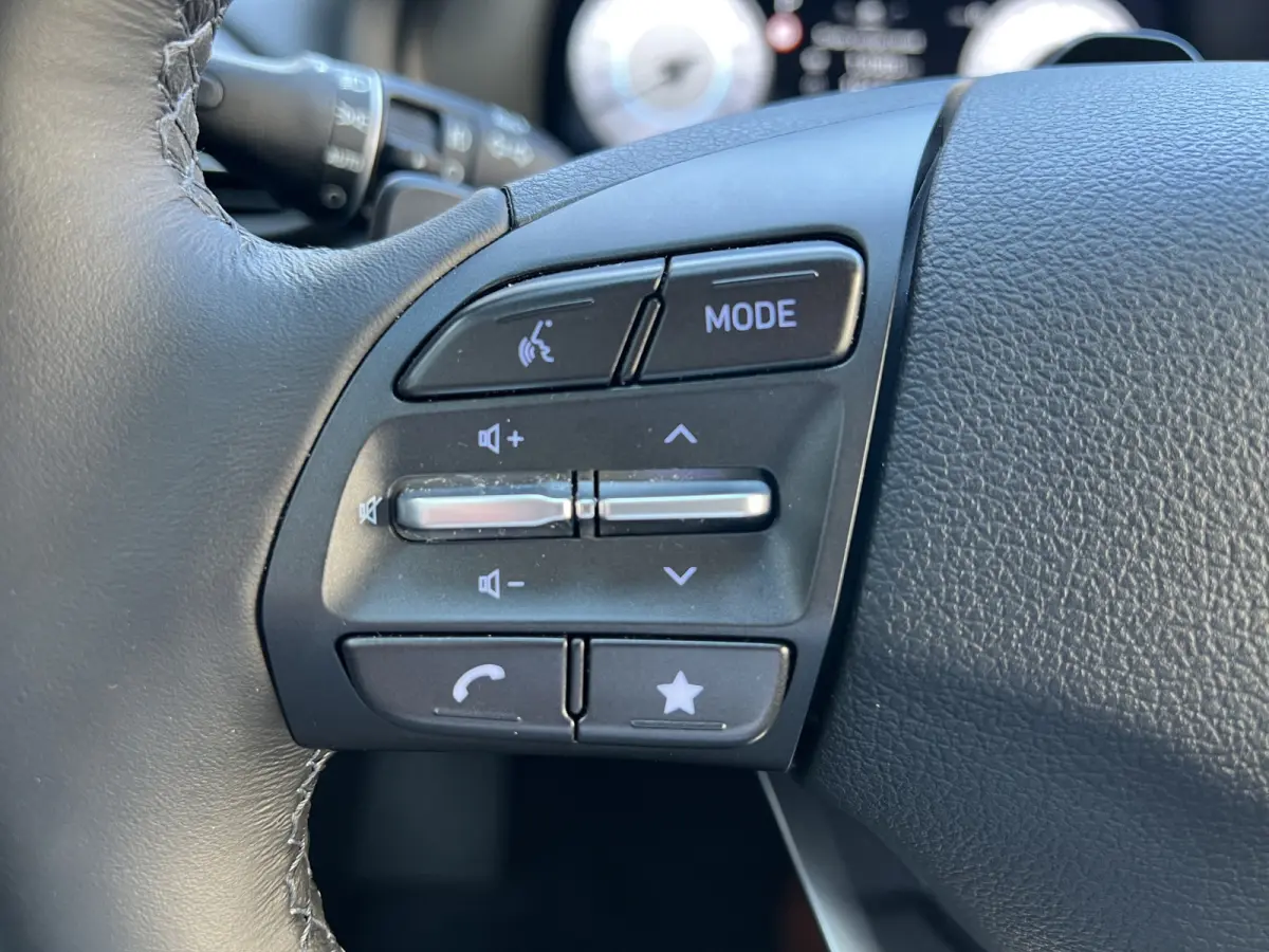 1.6 T-GDi Premium Automaat | Camera | Carplay | Climate controle | Lederen bekleding | Bestuurdersstoel met geheugen | Dodehoek detectie | Draadloos laden | Full LED | Keyless entry | Stoelv