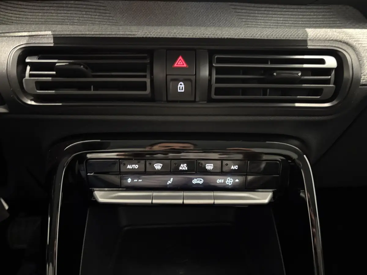 1.2 Hybrid 145pk Max | APPLE CARPLAY & ANDROID AUTO | CAMERA | CLIMATE CONTROL |