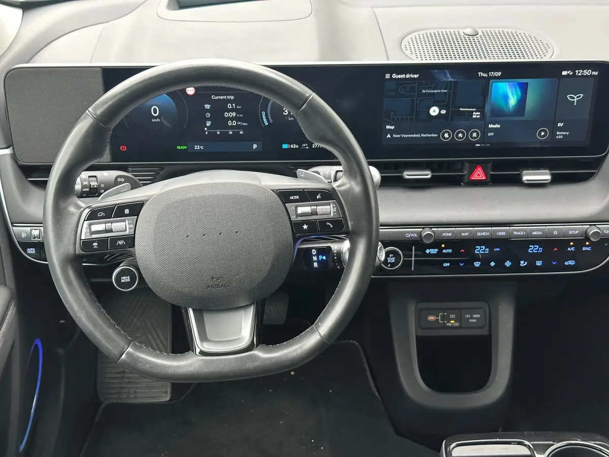 Connect+ 84 kWh | Afneembare trekhaak. | Anti Blokkeer Systeem | Apple Carplay/Android Auto