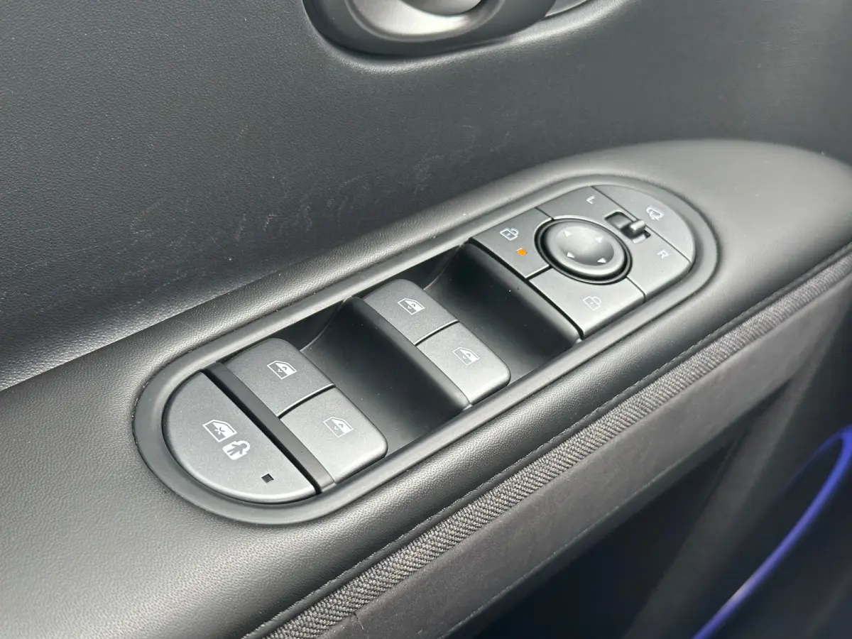Connect+ 84 kWh | Afneembare trekhaak. | Anti Blokkeer Systeem | Apple Carplay/Android Auto