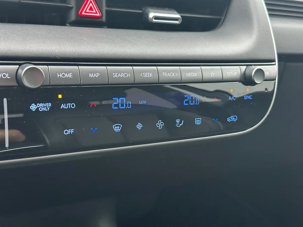 Connect+ 84 kWh | Afneembare trekhaak. | Anti Blokkeer Systeem | Apple Carplay/Android Auto