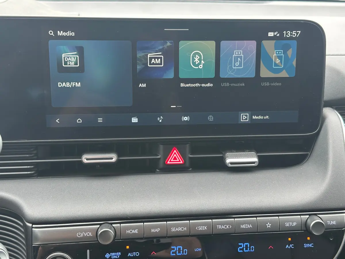 Connect+ 84 kWh | Afneembare trekhaak. | Anti Blokkeer Systeem | Apple Carplay/Android Auto