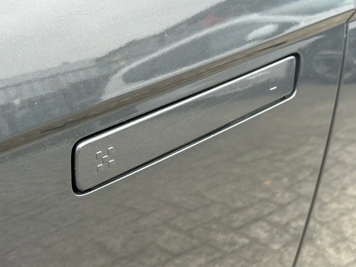 Connect+ 84 kWh | Afneembare trekhaak. | Anti Blokkeer Systeem | Apple Carplay/Android Auto