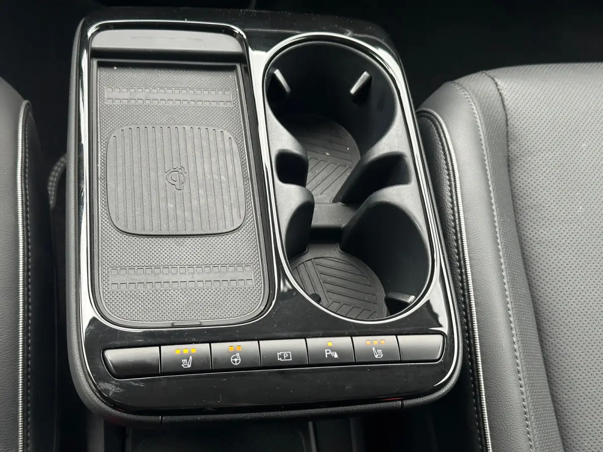 Connect+ 84 kWh | Afneembare trekhaak. | Anti Blokkeer Systeem | Apple Carplay/Android Auto