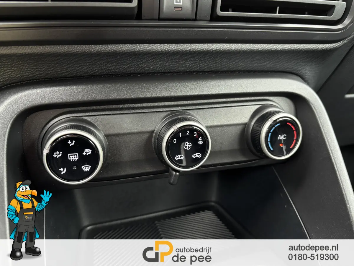 1.2 Turbo 100pk Plus GARANTIE/INCL.BTW/DISTRIBUTIEKETTING/CARPLAY/CRUISE/AIRCO/LICHTMETAAL rijklaarprijs!