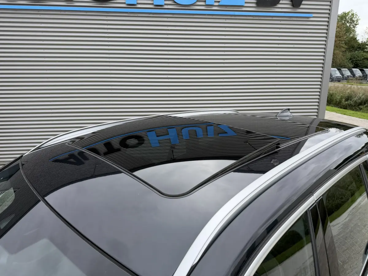 sDrive20i xLine Leder Panoramadak HiFi Pakket Head-Up Display PDC Afn. Trekhaak Sportstoelen 4S Banden