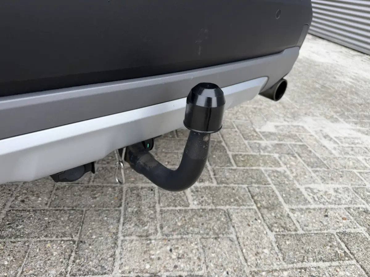 sDrive20i xLine Leder Panoramadak HiFi Pakket Head-Up Display PDC Afn. Trekhaak Sportstoelen 4S Banden