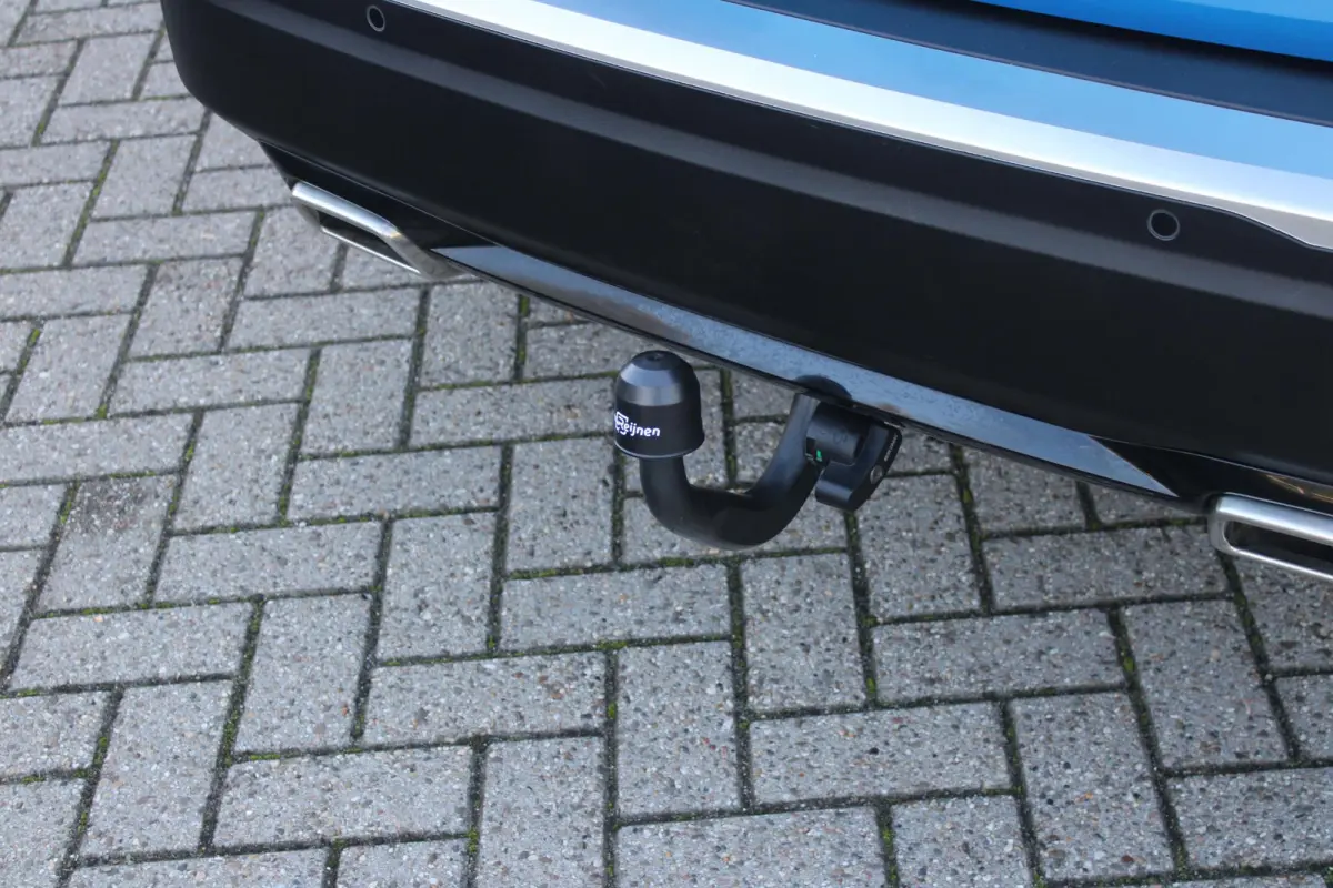 1.2 130PK ALLURE PACK | TREKHAAK AFNEEMBAAR | NAVIGATIE 10" TOUCHSCREEN | APPLE CARPLAY/ANDROID AUTO | ACHTERUITRIJ CAMERA | 3-D INSTRUMENTENPANEEL | CLIMATE CONTROL | CRUISE CONTROL | KEYLE
