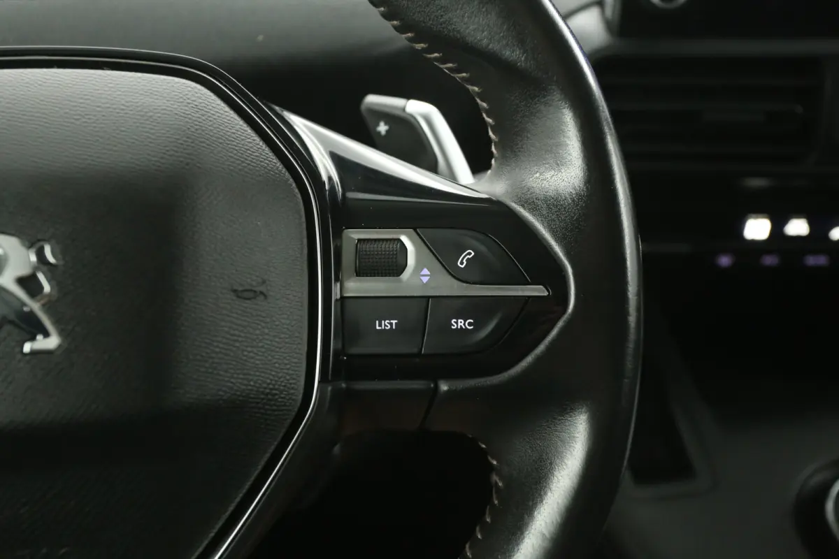 1.5 BlueHDi 131PK EAT8 | Automaat | Clima | Camera | Cruise | Carplay | Navi | Parkeersens.