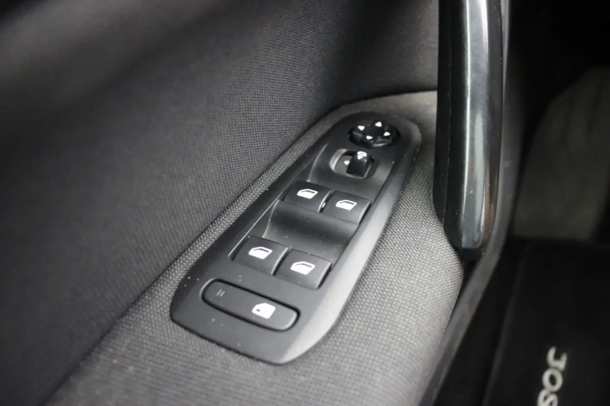 1.2 PureTech Executive - Panorama, Carplay, Trekhaak