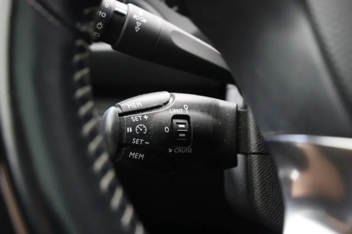 1.2 PureTech Executive - Panorama, Carplay, Trekhaak