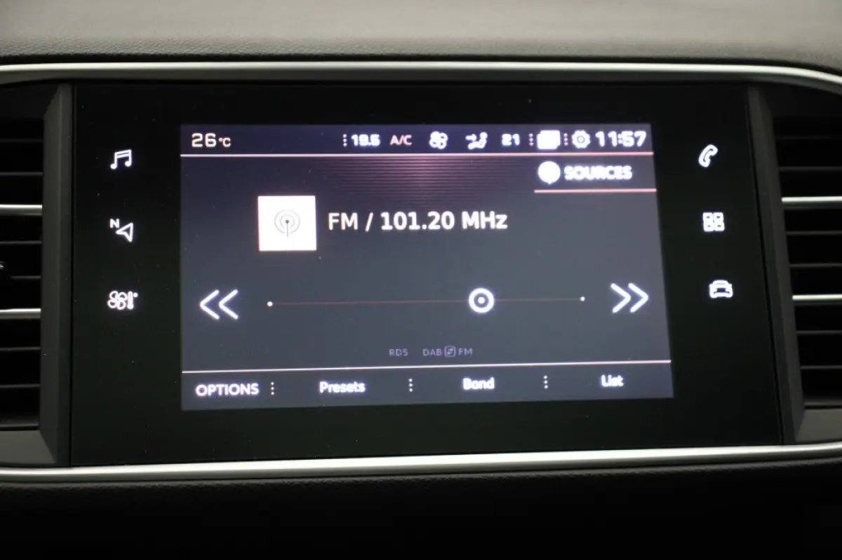 1.2 PureTech Executive - Panorama, Carplay, Trekhaak