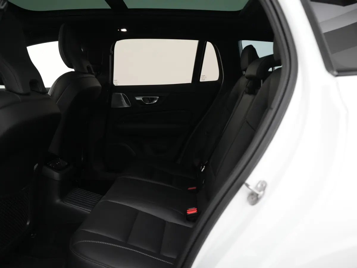 T6 Recharge AWD Ultra Dark | 360° Camera | Bowers & Wilkins Soundsystem | Cruise control adaptief met Stop&Go en stuurhulp