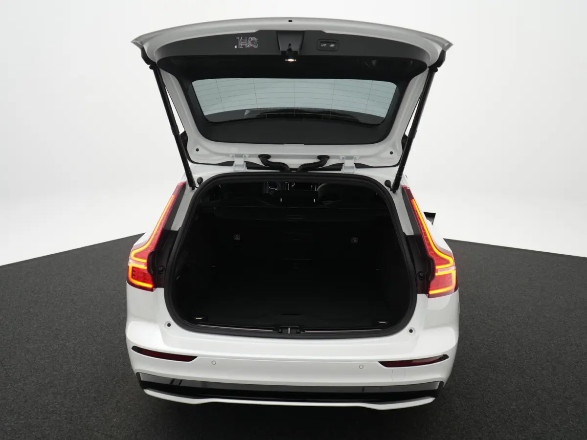 T6 Recharge AWD Ultra Dark | 360° Camera | Bowers & Wilkins Soundsystem | Cruise control adaptief met Stop&Go en stuurhulp