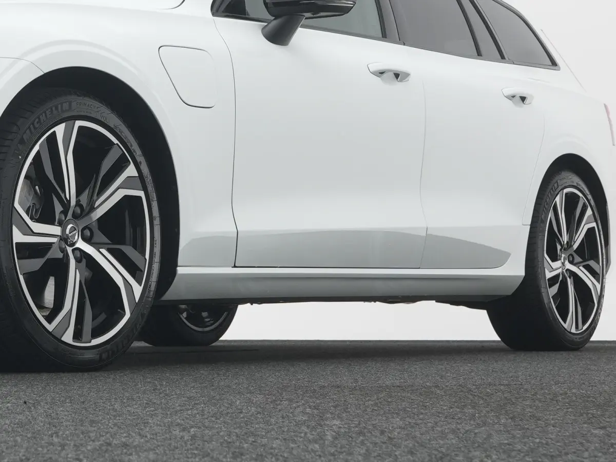 T6 Recharge AWD Ultra Dark | 360° Camera | Bowers & Wilkins Soundsystem | Cruise control adaptief met Stop&Go en stuurhulp