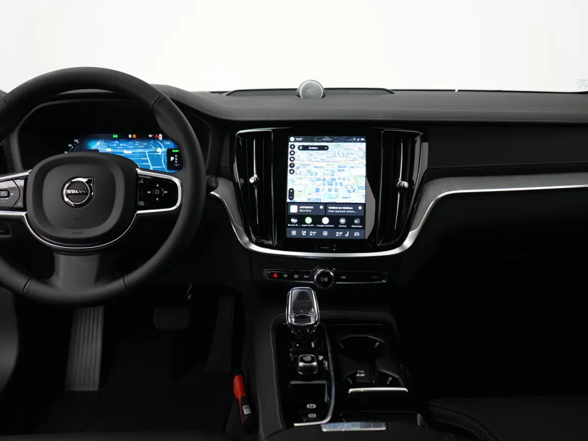 T6 Recharge AWD Ultra Dark | 360° Camera | Bowers & Wilkins Soundsystem | Cruise control adaptief met Stop&Go en stuurhulp