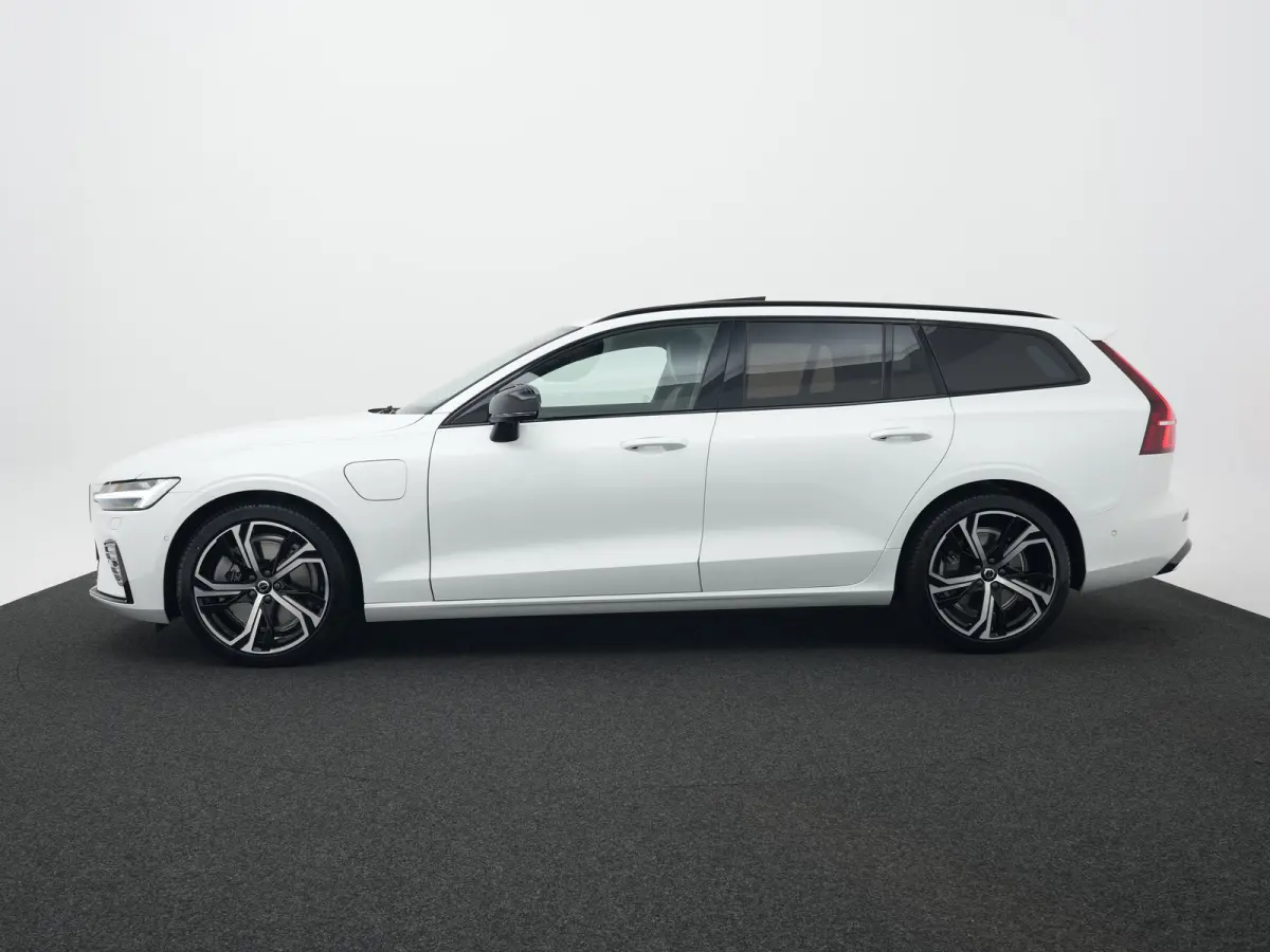 T6 Recharge AWD Ultra Dark | 360° Camera | Bowers & Wilkins Soundsystem | Cruise control adaptief met Stop&Go en stuurhulp