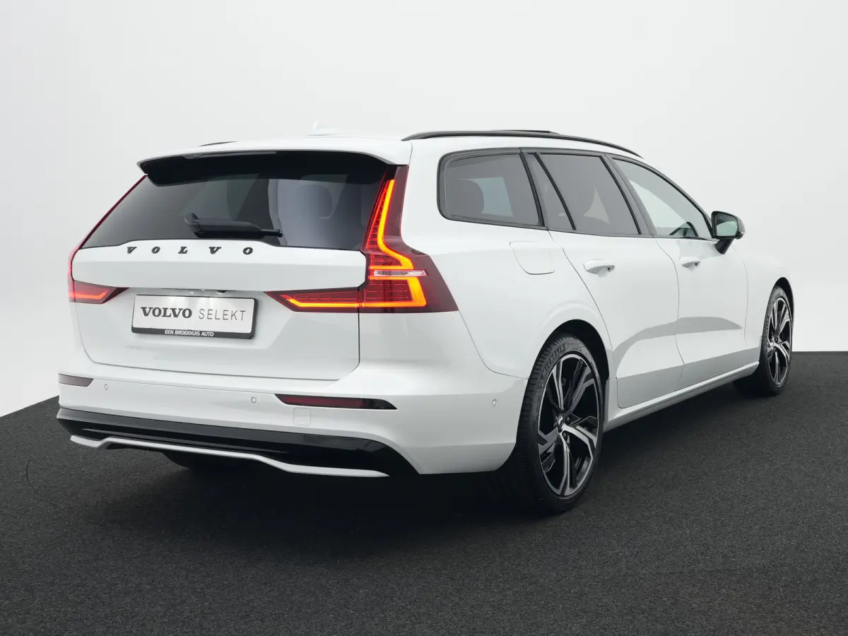 T6 Recharge AWD Ultra Dark | 360° Camera | Bowers & Wilkins Soundsystem | Cruise control adaptief met Stop&Go en stuurhulp