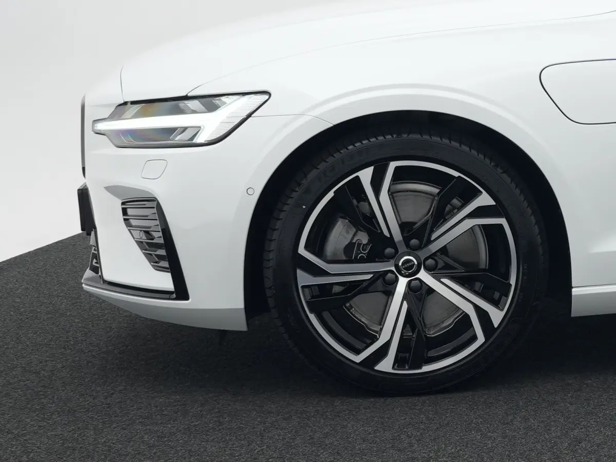 T6 Recharge AWD Ultra Dark | 360° Camera | Bowers & Wilkins Soundsystem | Cruise control adaptief met Stop&Go en stuurhulp