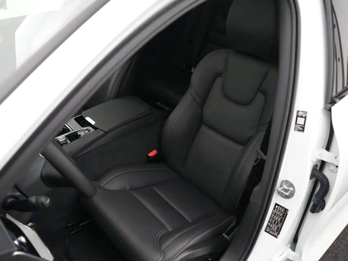 T6 Recharge AWD Ultra Dark | 360° Camera | Bowers & Wilkins Soundsystem | Cruise control adaptief met Stop&Go en stuurhulp