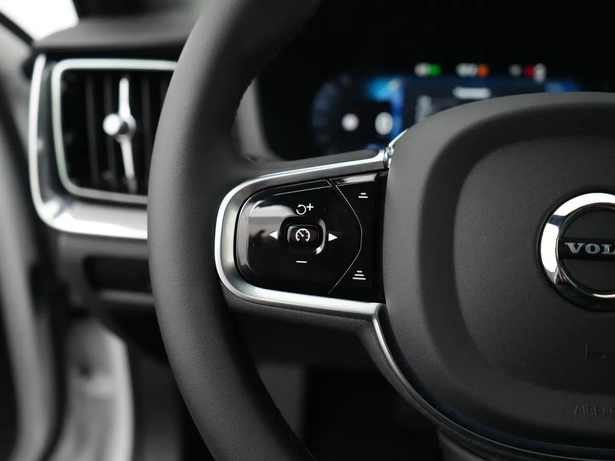 T6 Recharge AWD Ultra Dark | 360° Camera | Bowers & Wilkins Soundsystem | Cruise control adaptief met Stop&Go en stuurhulp