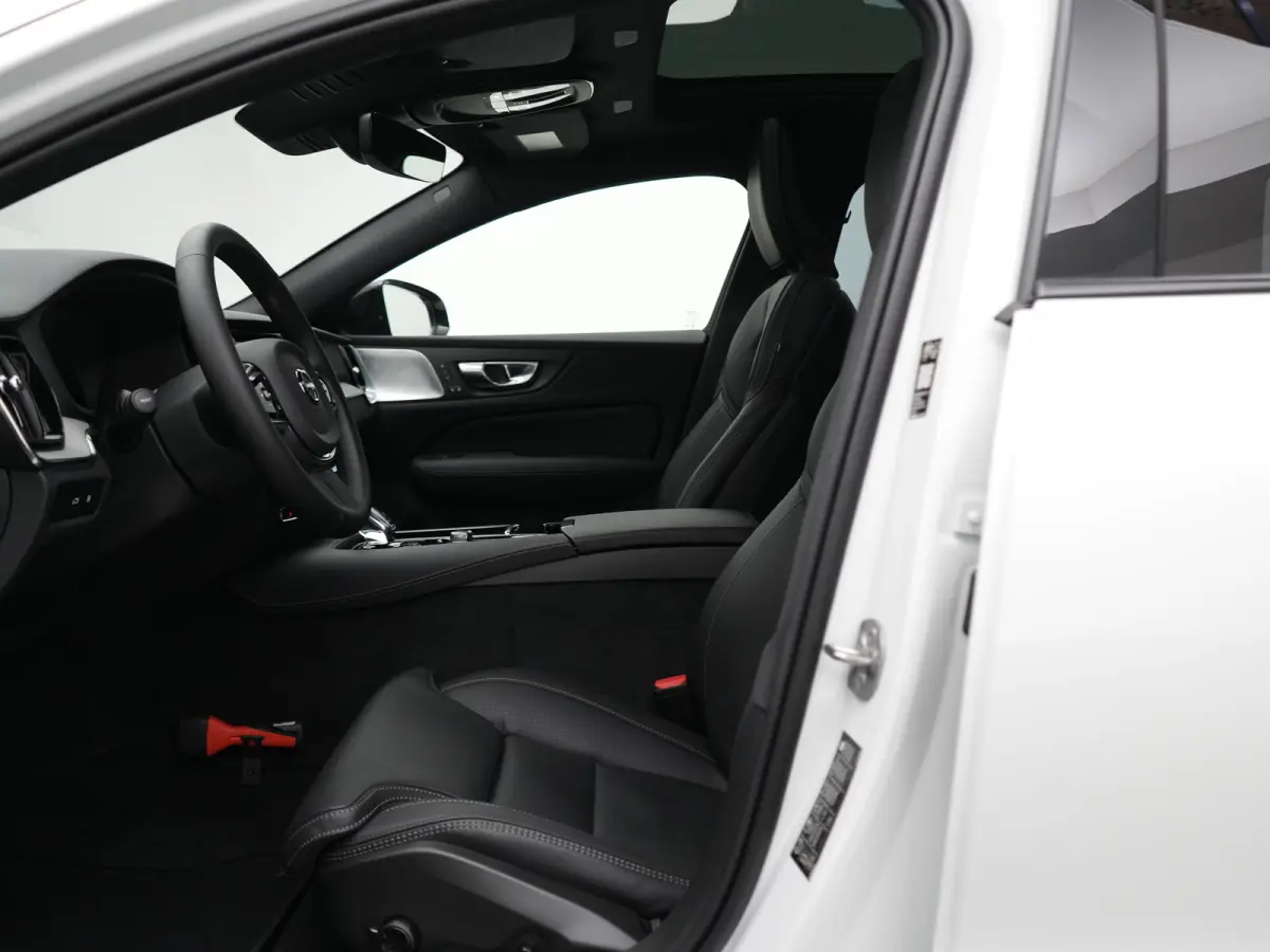 T6 Recharge AWD Ultra Dark | 360° Camera | Bowers & Wilkins Soundsystem | Cruise control adaptief met Stop&Go en stuurhulp
