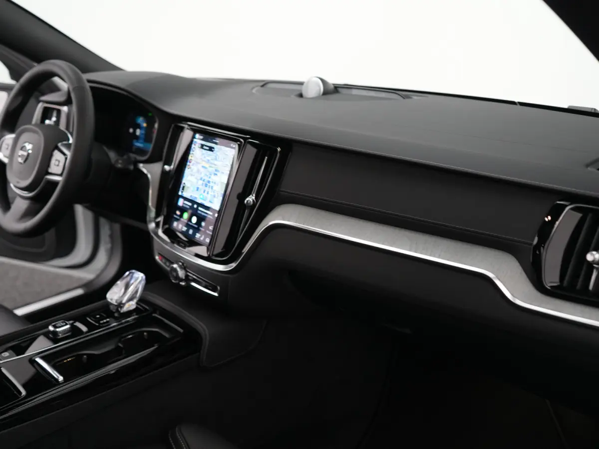 T6 Recharge AWD Ultra Dark | 360° Camera | Bowers & Wilkins Soundsystem | Cruise control adaptief met Stop&Go en stuurhulp