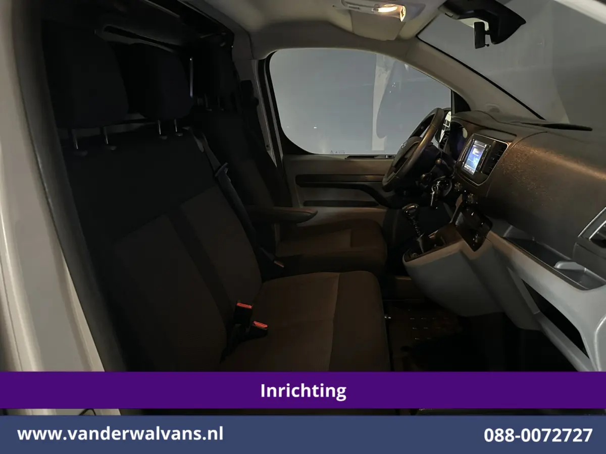 2.0 D-4D 145pk L3H1 Inrichting Euro6 Airco | Camera | Imperiaal | Apple Carplay | Cruisecontrol Android Auto, 2500kg Trekhaak, Bijrijdersbank