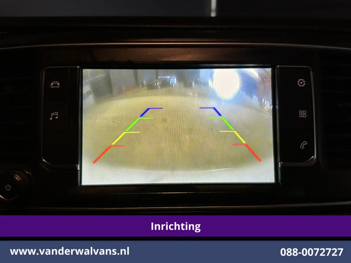 2.0 D-4D 145pk L3H1 Inrichting Euro6 Airco | Camera | Imperiaal | Apple Carplay | Cruisecontrol Android Auto, 2500kg Trekhaak, Bijrijdersbank