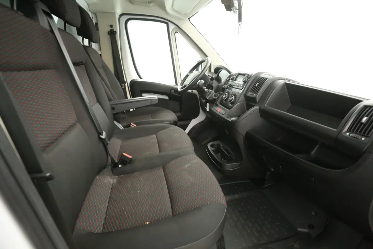 3,5t 2.2 BlueHDI | Bakwagen | Laadklep | Laadbak | Airco | Camera | 3 Zits | Cruise