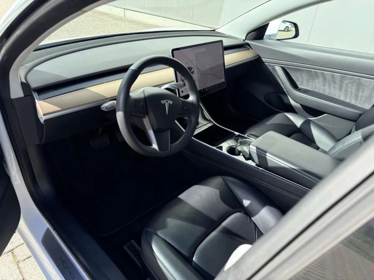 Long Range AWD 75 kWh 1e eig|Autopilot|dealer OH|