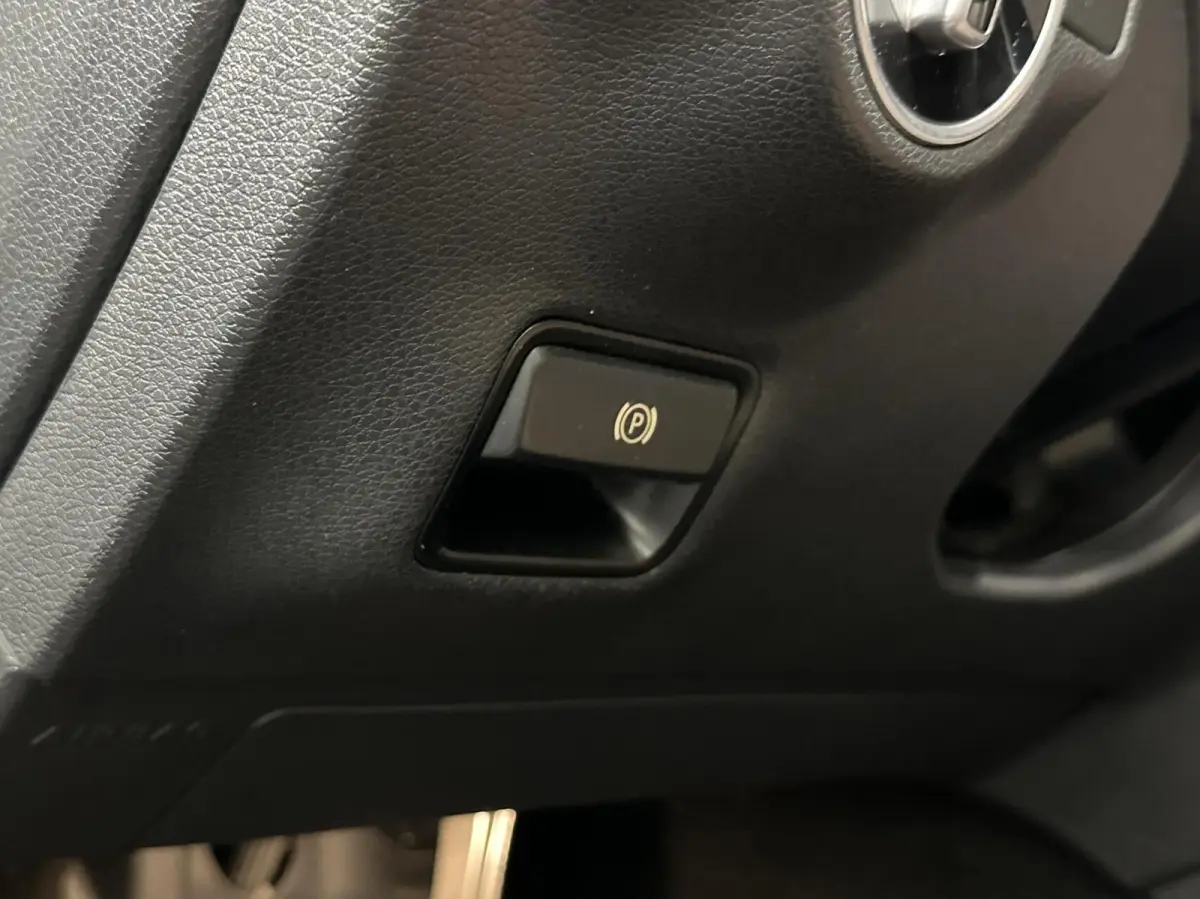 200 Prestige TREKHAAK LEER PANO NAVI CAMERA.