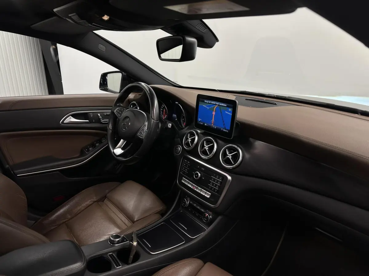 200 Prestige TREKHAAK LEER PANO NAVI CAMERA.